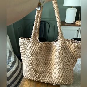 Women’s woven faux leather bag with pouch